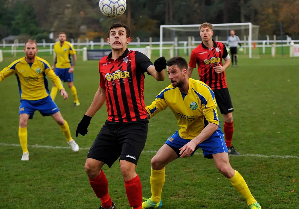 Ascot United vs Longlevens AFC. Photo: Mark Pugh.