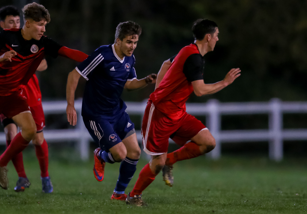 Khalid Senussi for Bracknell Town FC against Henley Town. Photo: Neil Graham.