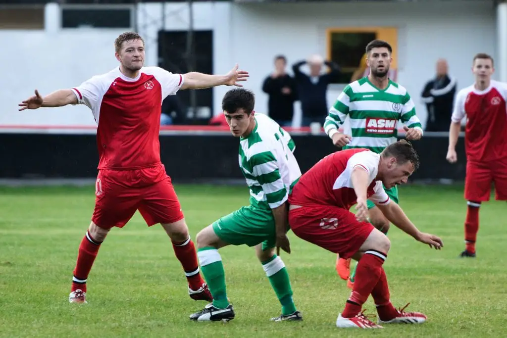 Bracknell Town and Thame United clash at Larges Lane in 2015. Photo: Connor Sharod-Southam.