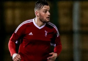 Bracknell Town defender Damien Smith. Photo: Neil Graham.