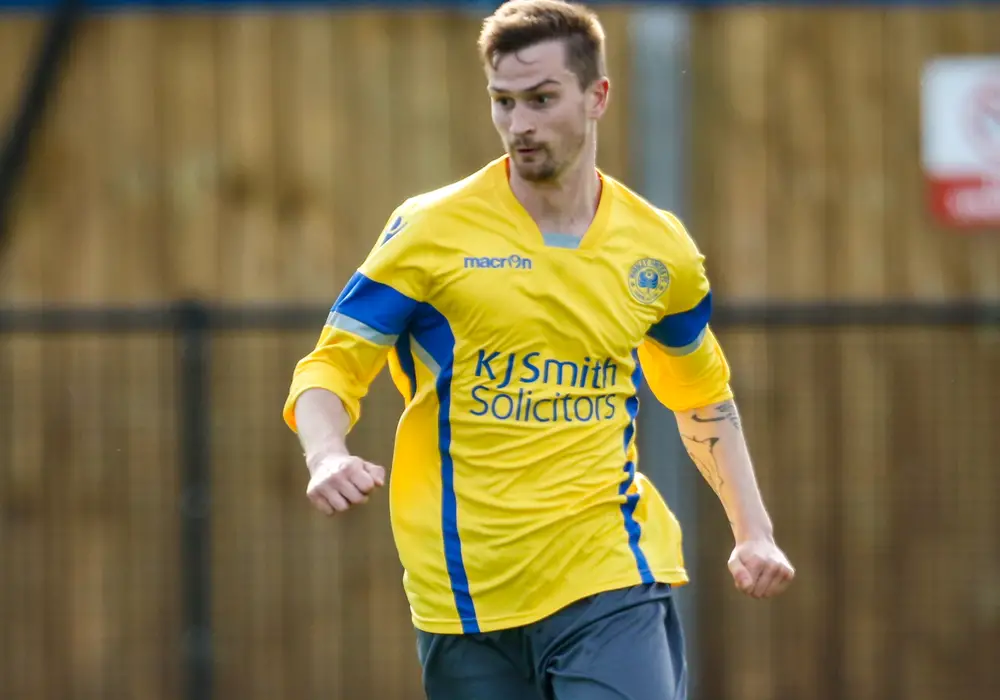 Woodley United's Greg Beckett. Photo: Neil Graham.