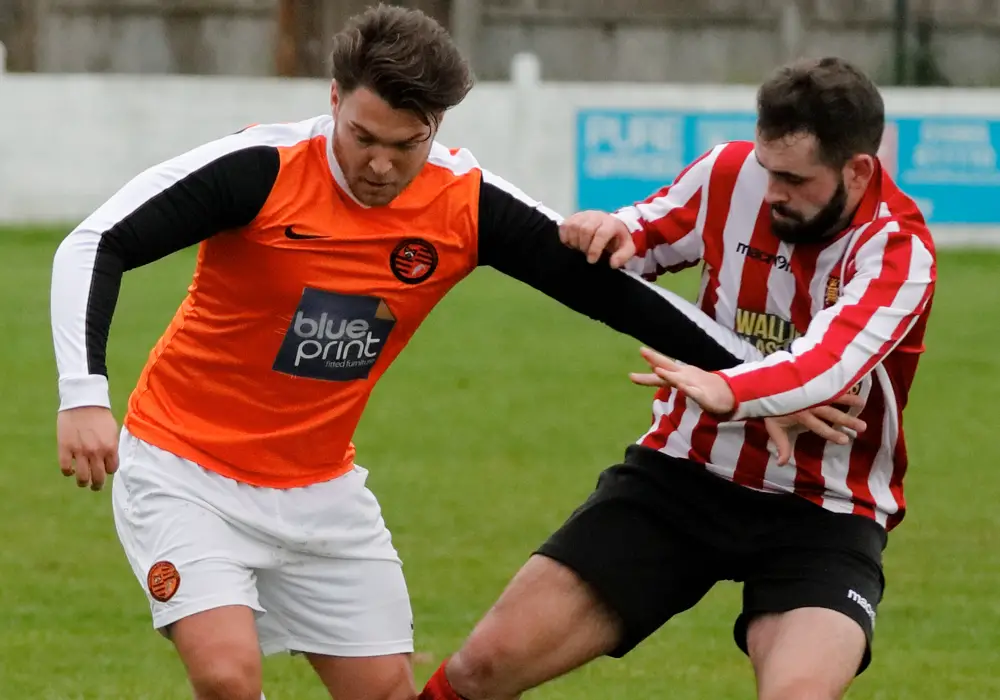 Wokingham & Emmbrook's Nick Bateman against Wallingford Town. Photo: Graham Tabor.