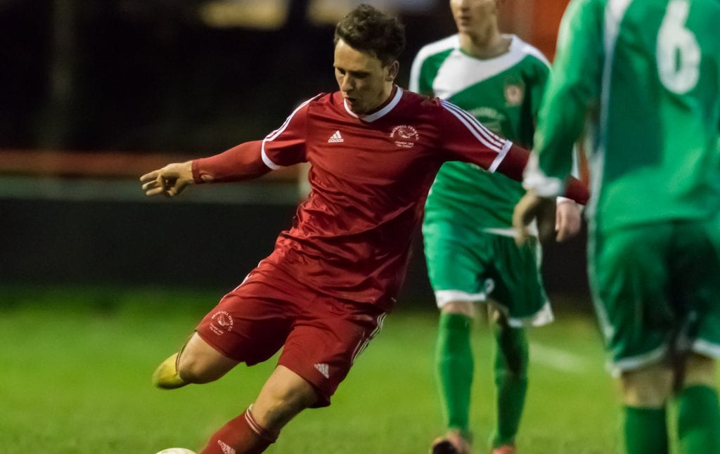 James Suarez. Bracknel Town FC vs Frilsham & Yattendon. Photo: Neil Graham.
