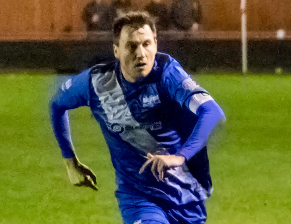 Binfield midfielder Carl Withers. Photo: Neil Graham.
