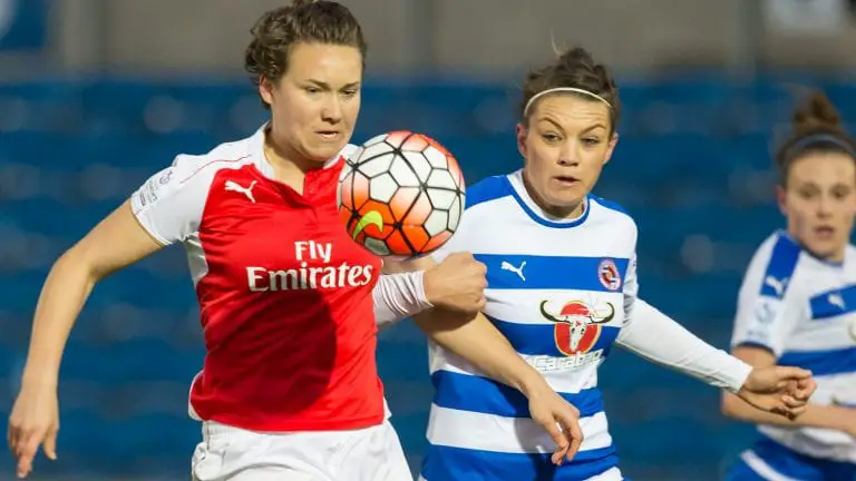 Nia Jones keeps an eye on the ball for Reading Women. Photo: Neil Graham.