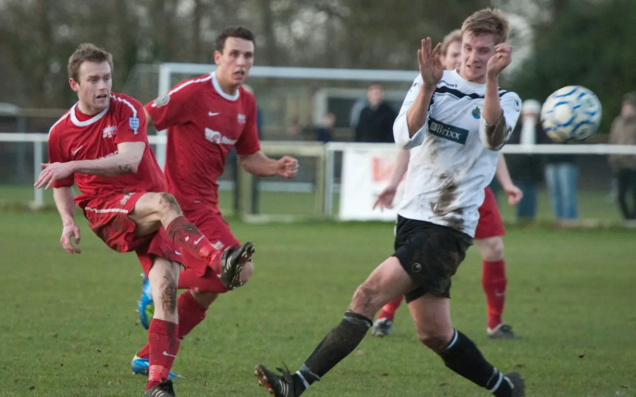 Binfield 1-2 Henley Town in the Uhlsport Hellenic Premier Division - January 2012. Photo: Colin Byers.