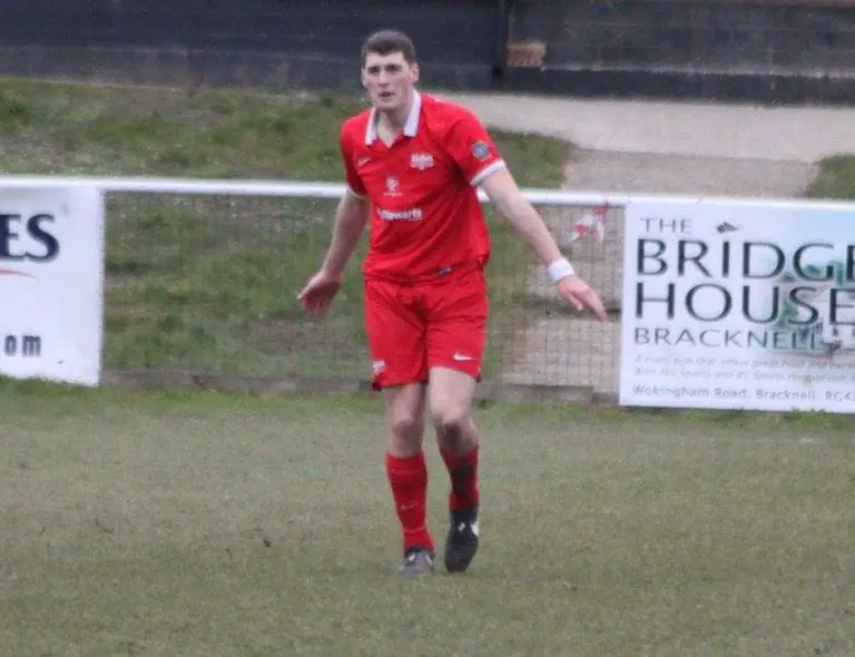 Binfield defender Lewis Leonetti. Photo: Richard Milam.