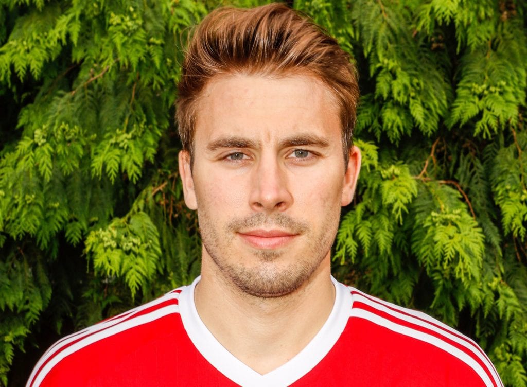 Bracknell Town's Lee Boon. Photo: Neil Graham.