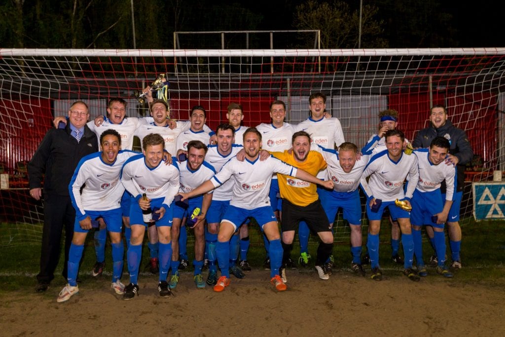 The Sunningdale & Wentworth players after the league cup win in May 2016. Photo: Neil Graham.