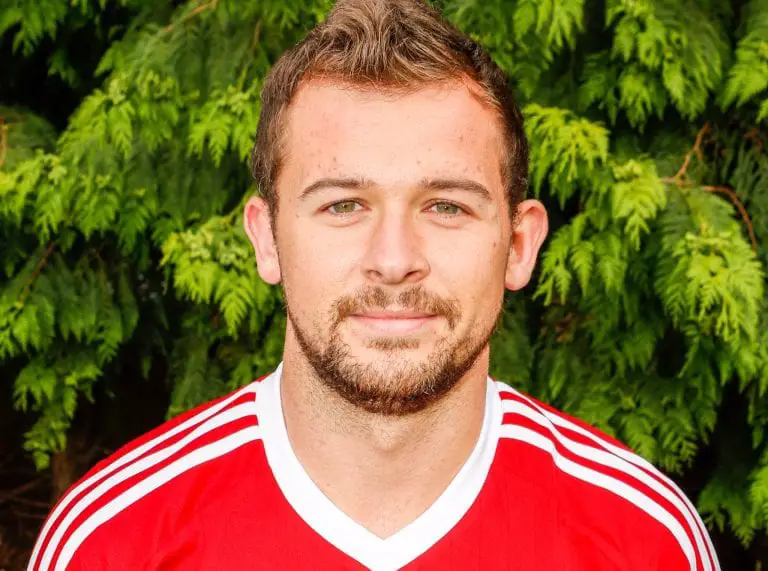 Bracknell Town's Dave Hancock. Photo: Neil Graham.