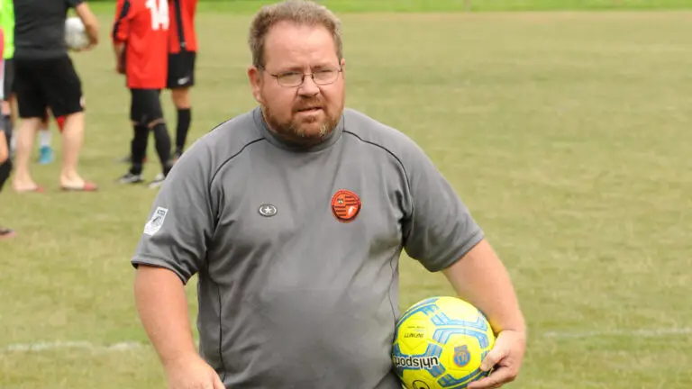 Wokingham & Emmbrook FC manager Clive McNelly. Photo: Mark Pugh.