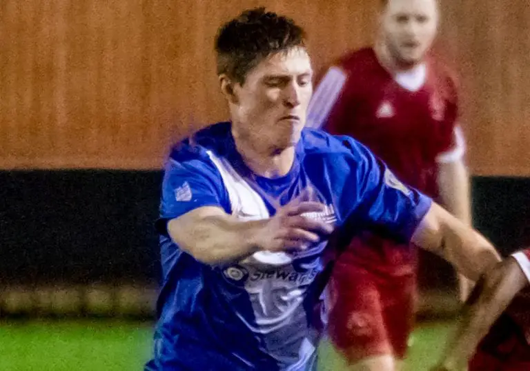 Chris Dean playing for Binfield FC. Photo: Neil Graham.