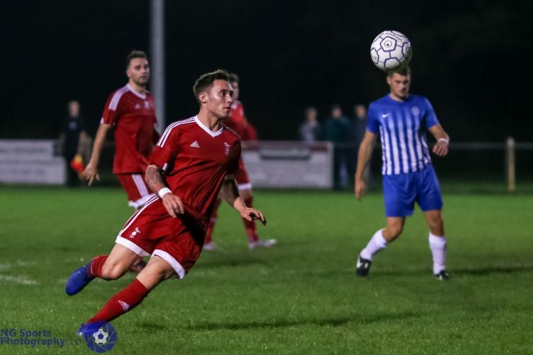 Joe Grant for Bracknell Town FC. Photo: Neil Graham.