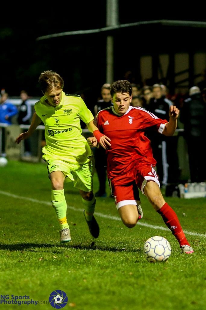 Seb Bowerman playing for Bracknell Town FC. Photo: Neil Graham.