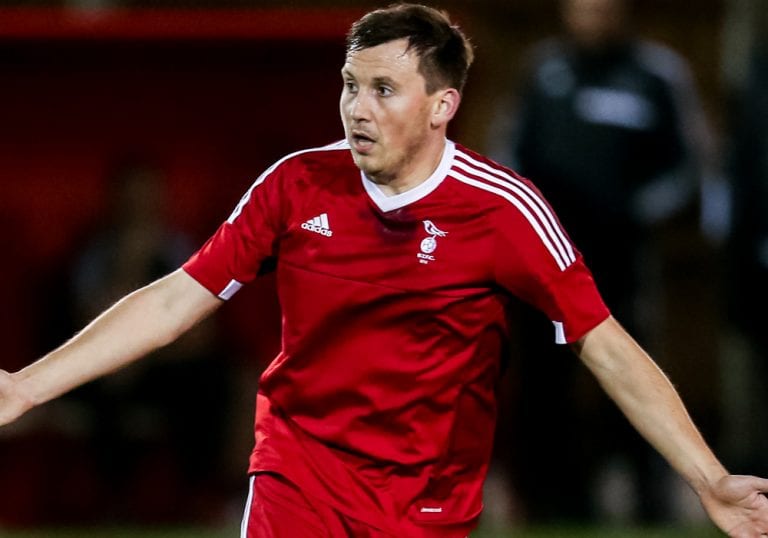 Bracknell Town midfielder Carl Withers. Photo: Neil Graham.