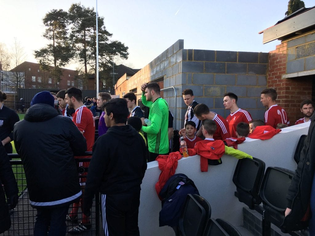 Teams ready for kick-off between Bracknell Town and Lydney Town. Photo: Tom Canning.