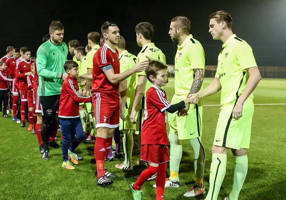 Bracknell Town vs Binfield. Photo: Neil Graham.