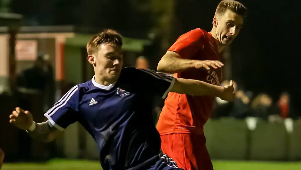 Joe Grant for Bracknell Town FC against Flackwell Heath FC. Photo: Neil Graham.