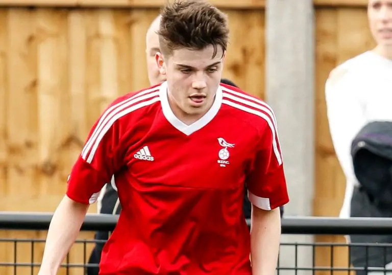 Bracknell Town FC winger Seb Bowerman. Photo: Neil Graham.