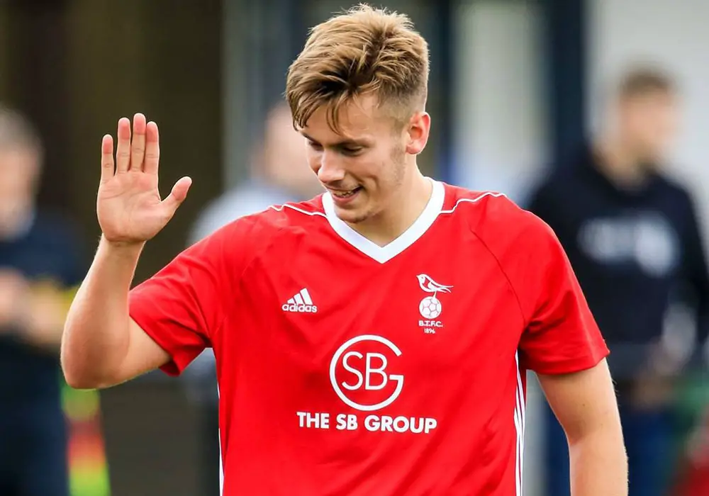 Bracknell Town defender Joe Gater. Photo: Neil Graham.