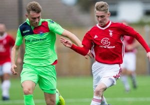 Dan Roberts on the ball for Bracknell Town. Photo: Richard Claypole.