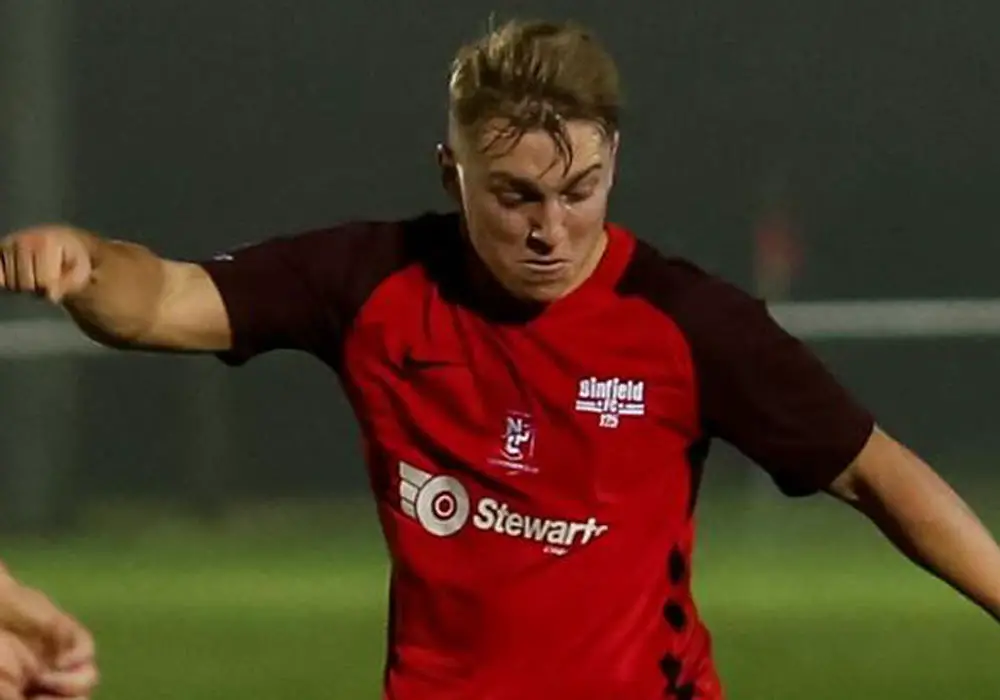 Binfield's Alex Colverd. Photo: Neil Graham.