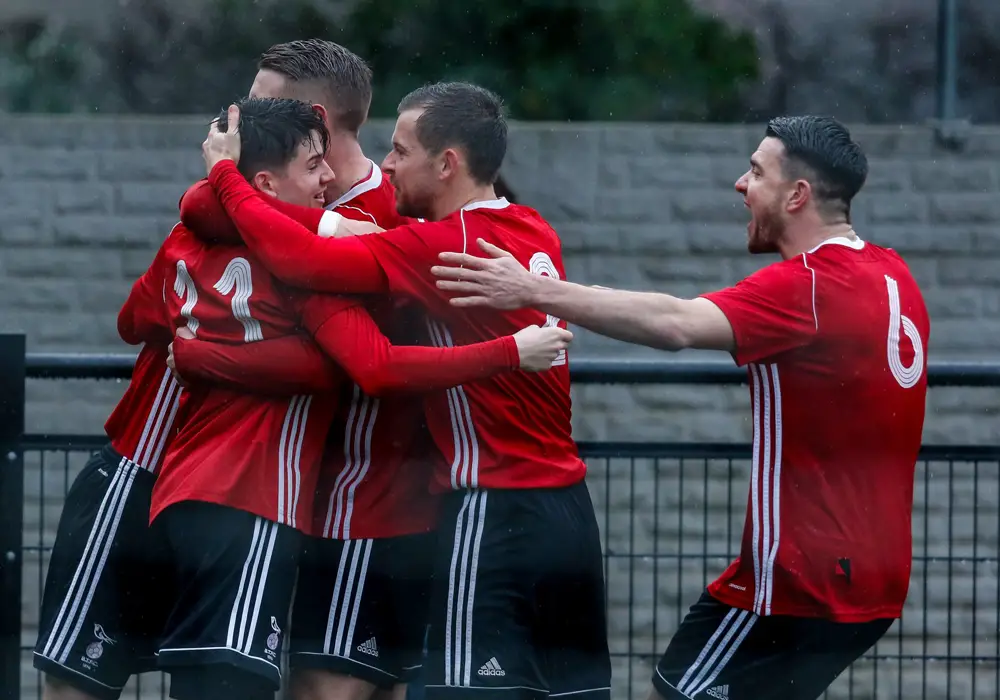 Bracknell Town celebrate at Coleshill Town. Photo: Neil Graham.