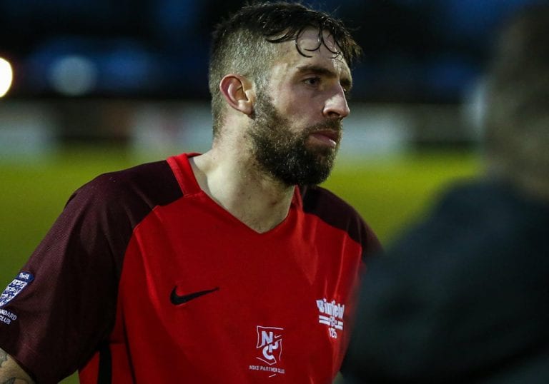 Binfield centre back Gary Smith. Photo: Neil Graham.