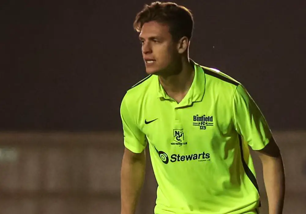 Binfield FC's Sean Moore. Photo: Neil Graham.