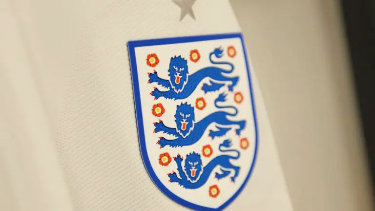 The England badge.