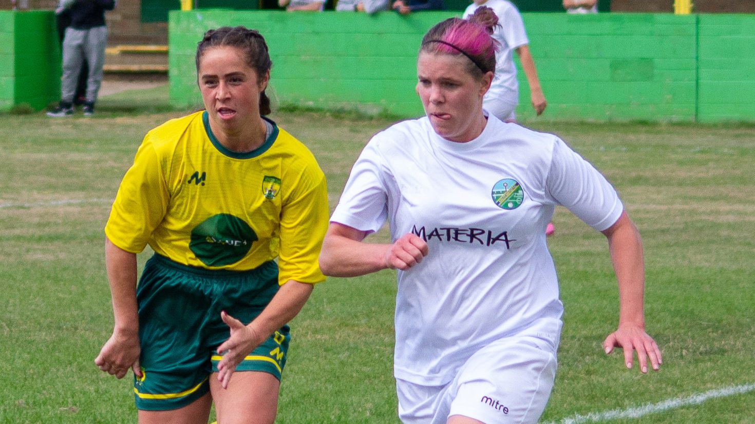 Abingdon Town Ladies vs Ascot United Ladies. Photo: Simon Godfrey.