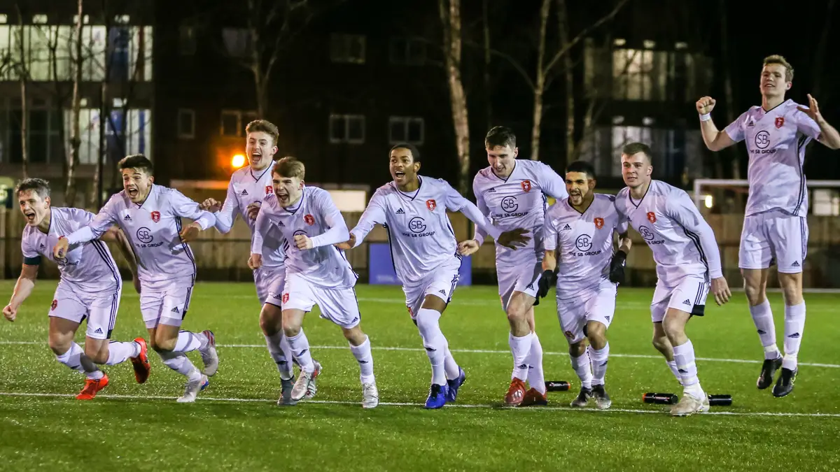 Bracknell Town celebrate a penalty shoot out win. Photo: Neil Graham / ngsportsphotography.com
