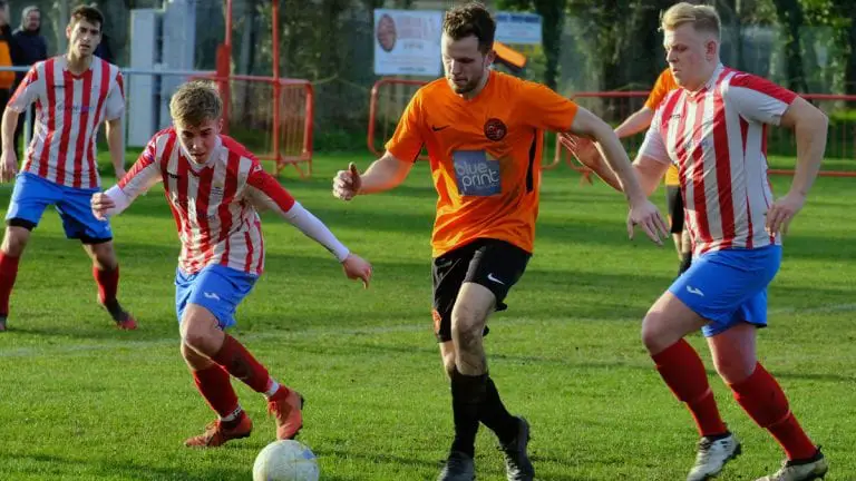 Wokingham & Emmbrook vs Langley. Photo: Andrew Batt.