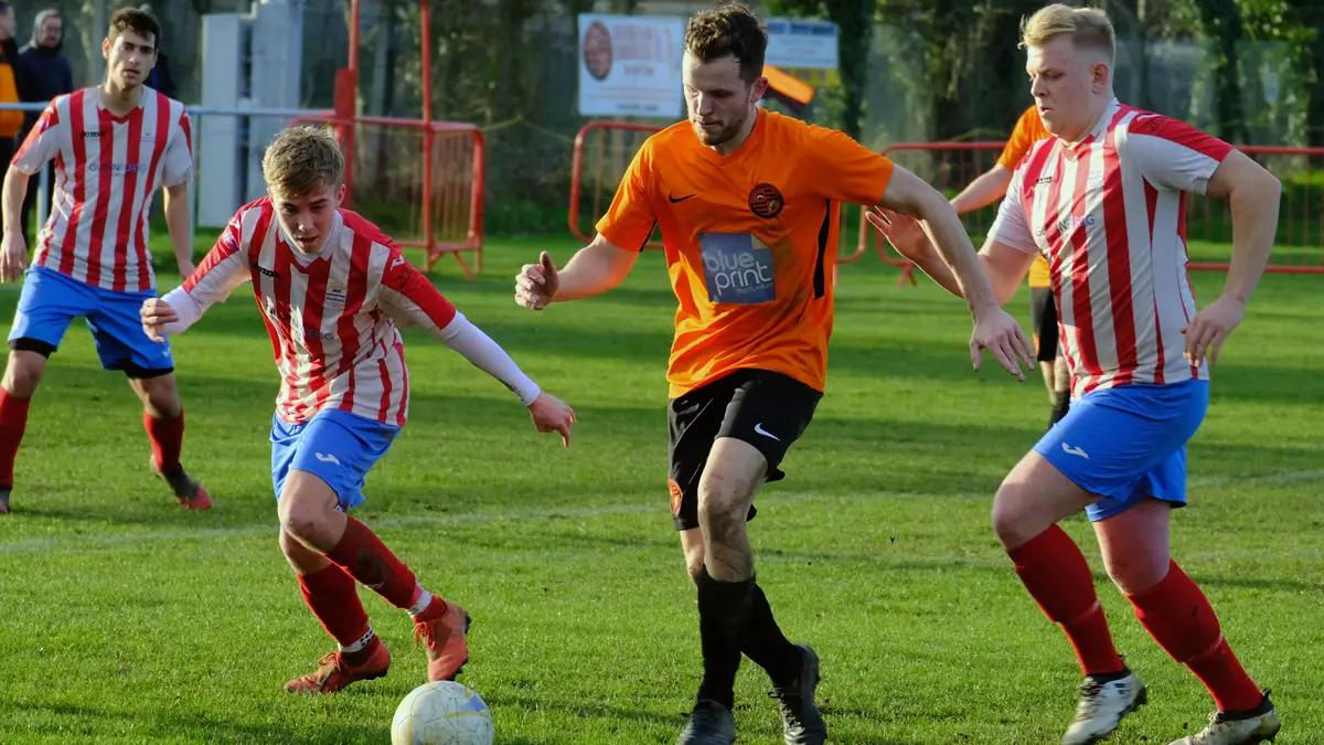 Wokingham & Emmbrook vs Langley. Photo: Andrew Batt.