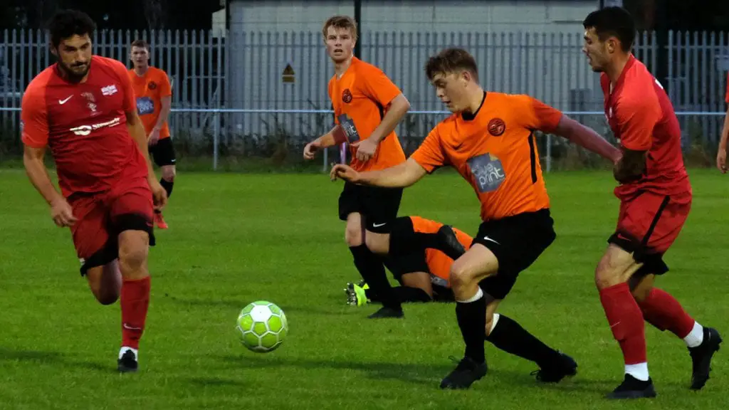 Wokingham & Emmbrook vs Binfield in the Martin Joyce Memorial Trophy. Photo: Andrew Batt.