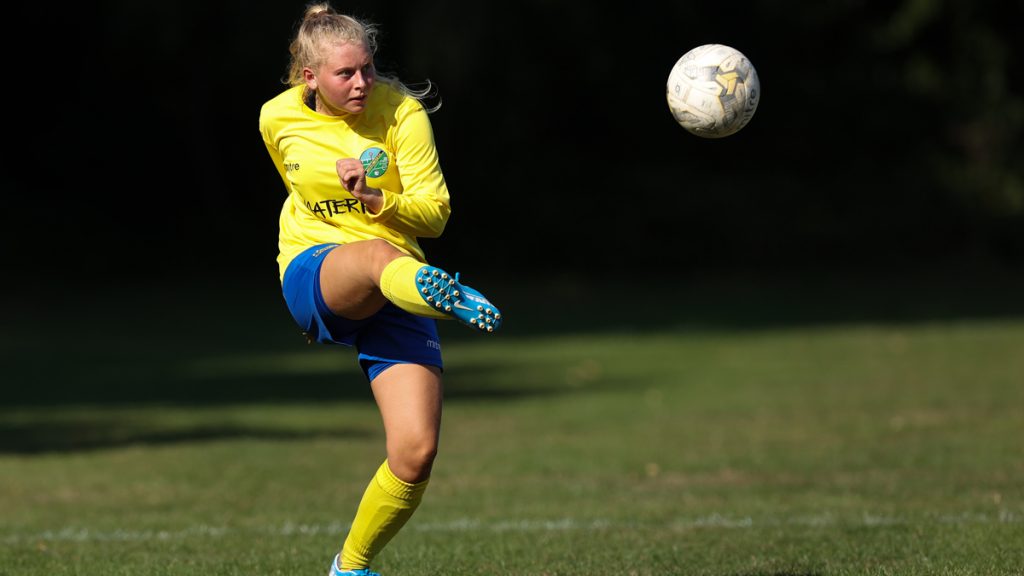 Dorthea Flo in action for Ascot United