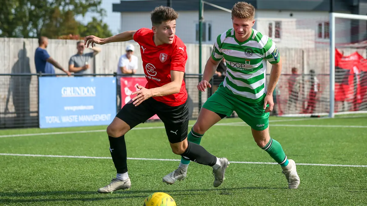 Seb Bowerman on the ball. Photo: Neil Graham / ngsportsphotography.com