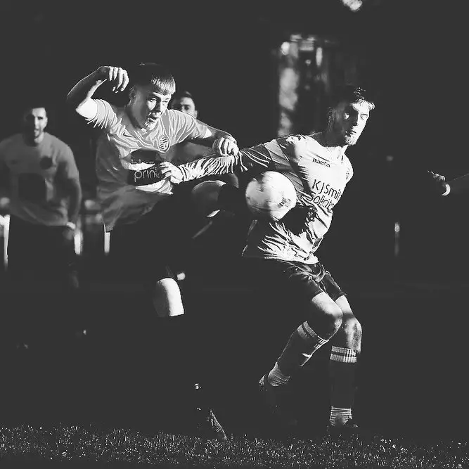 Wokingham & Emmbrook vs Woodley United. Photo: Neil Graham / ngsportsphotography.com