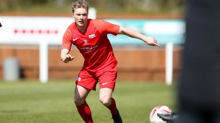 Binfield's Kennie Chamberlain. Photo: Neil Graham / ngsportsphotography.com