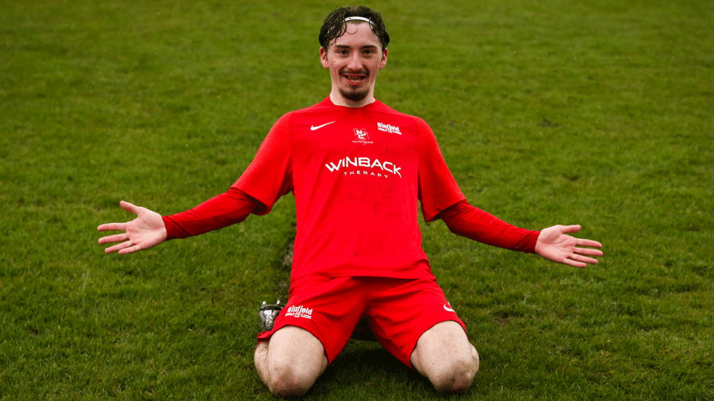 Ollie Harris celebrates his goal for Binfield. Photo: Neil Graham / ngsportsphotography.com