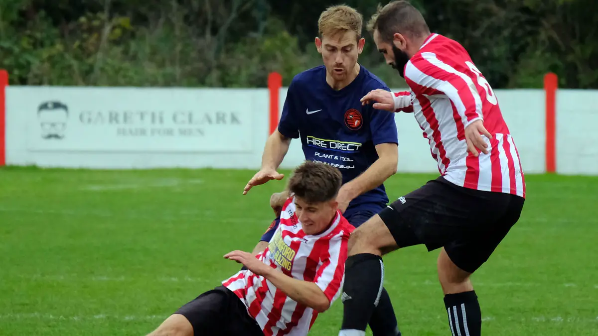 Action from Wallingford Town AFC vs Wokingham & Emmbrook. Photo: Andrew Batt.
