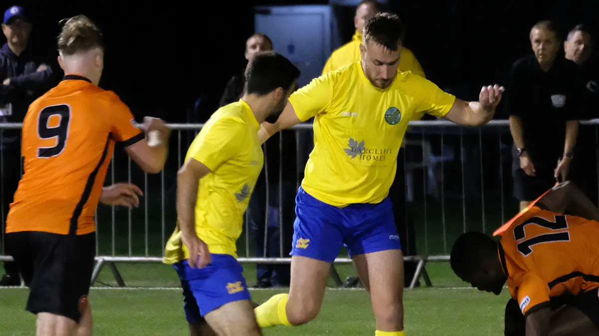Harry Laflin in action for Ascot United at Wokingham & Emmbrook. Photo: Andrew Batt / contentello.smugmug.com