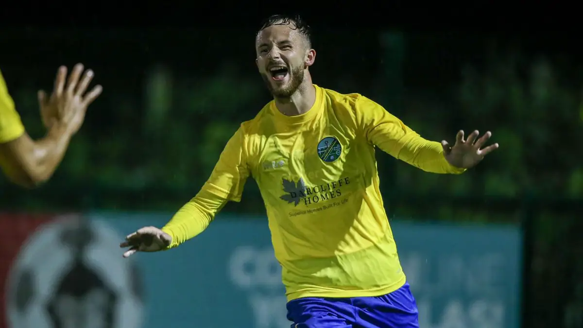 Ascot United forward Sean McCormack. Photo: Neil Graham / ngsportsphotography.com