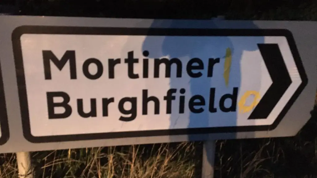 Mortimer and Burghfield road sign. Photo: Anonymous.