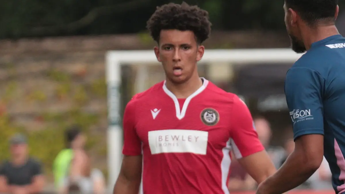 Hungerford Town striker Sol Wanjau-Smith. Photo: Jeff Youd.