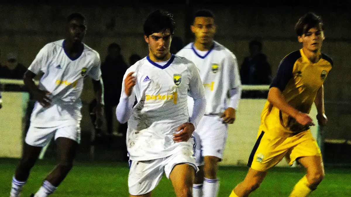 Action from the FA Youth Cup tie between Reading City and Gosport Borough. Photo: Andrew Batt.