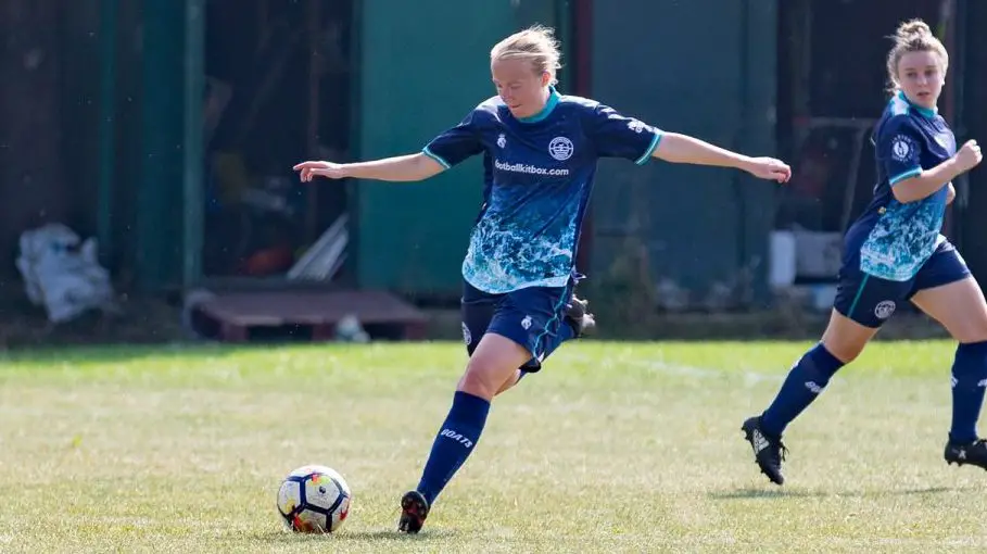 Emma Hopkins in action for Caversham United. Photo: Oakmist Photography