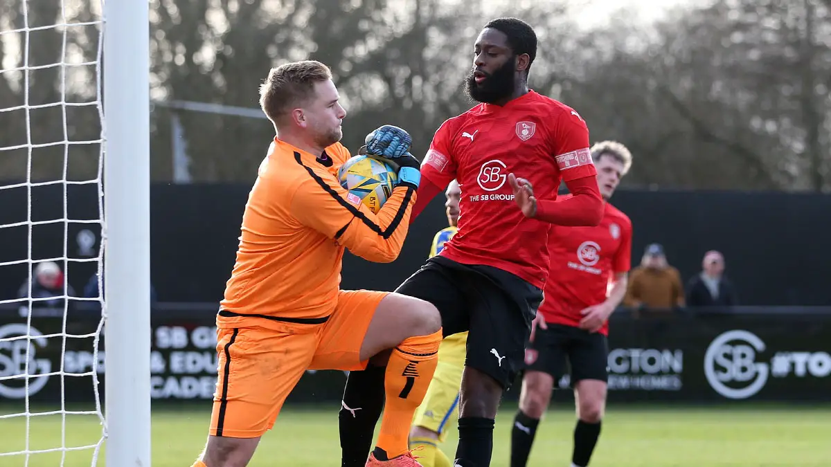 Bracknell Town vs Chertsey Town. Photo: Neil Graham.