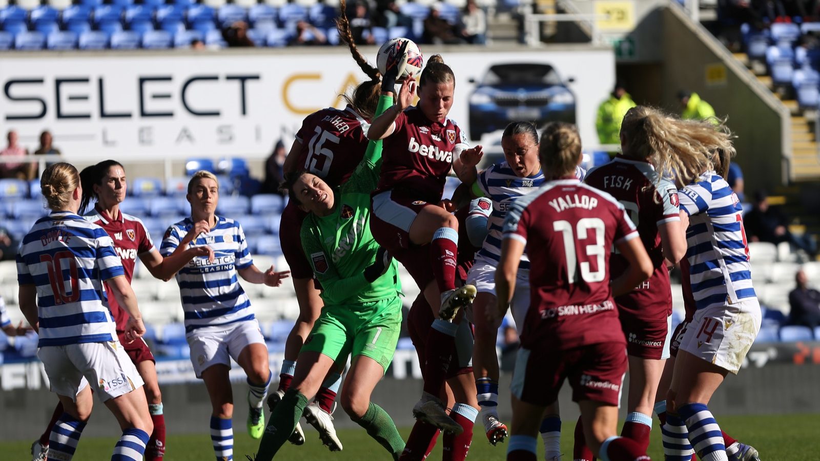 Mackenzie Arnold, Gilly Flaherty and Tash Harding battle for the ball. Photo: Neil Graham