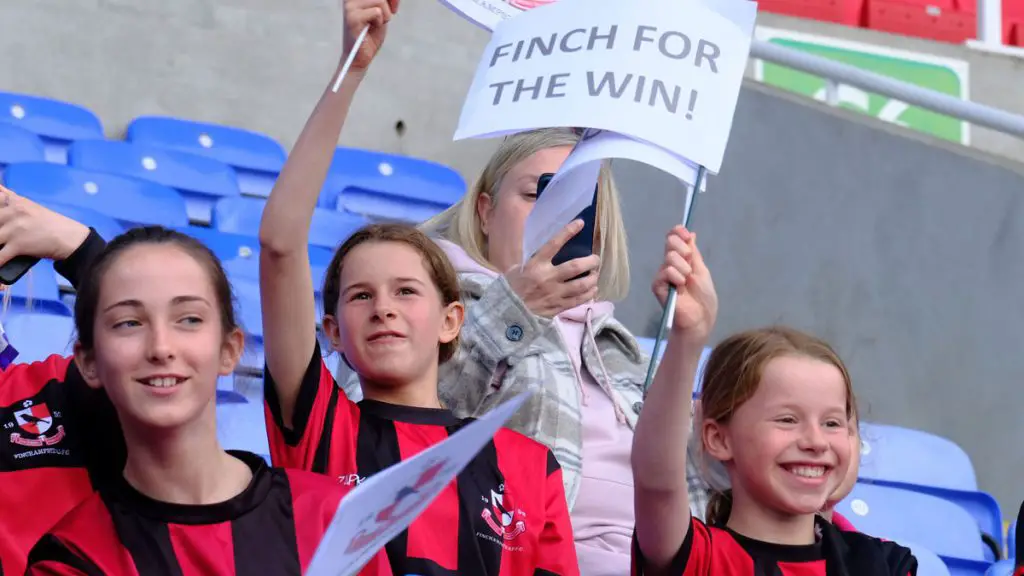 Finchampstead youngsters watch on. Photo: Andrew Batt.